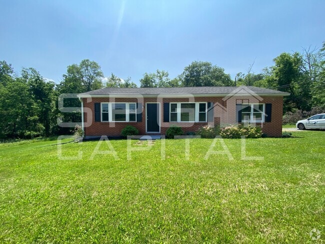 Building Photo - 120 E Siddonsburg Rd Rental