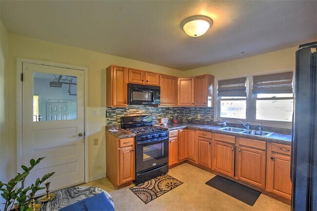 Photo - 11 Nolen Dr