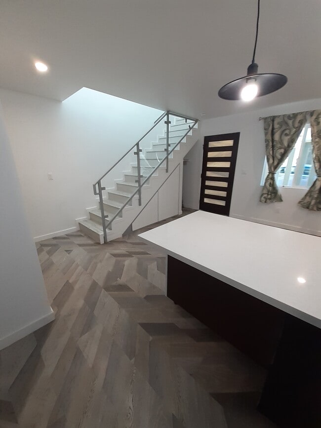 Photo - 5007 W 12th St