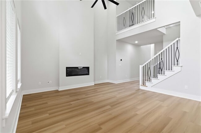 Building Photo - 900 Moksha St