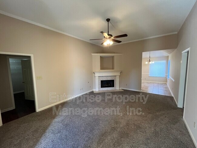 1330 Siskin Dr