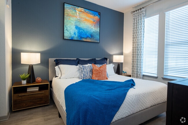 2BR, 2BA, - 1088SF