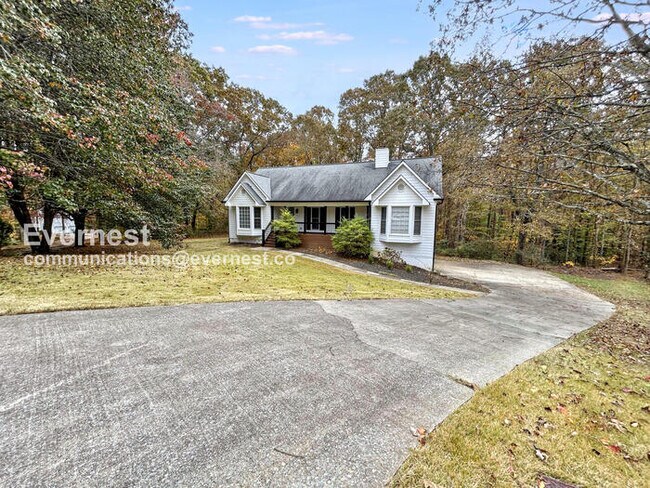 Photo - Spacious 3-Bed Home with Deck and Garage / Pet Friendly / Vouchers Accepted / Available Soon!