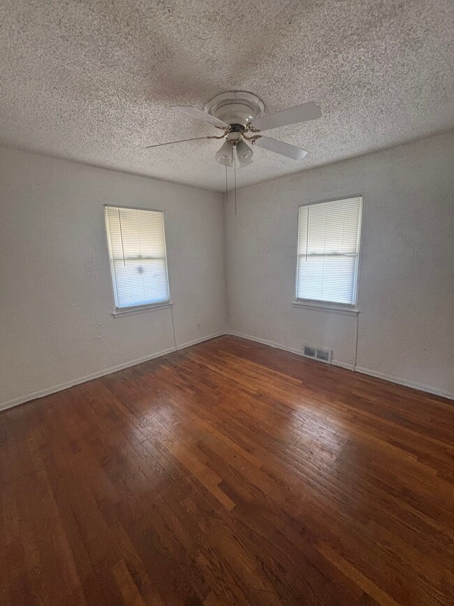 Bedroom 1 - 4966 Claxton Ave