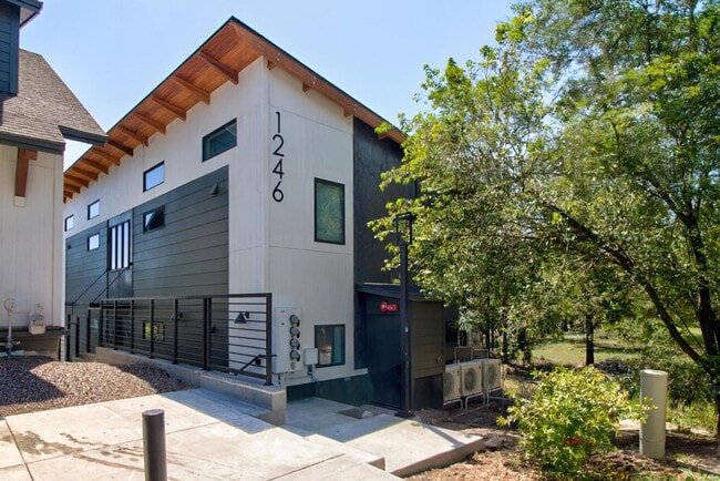 Photo - 1221 E Emma Dr