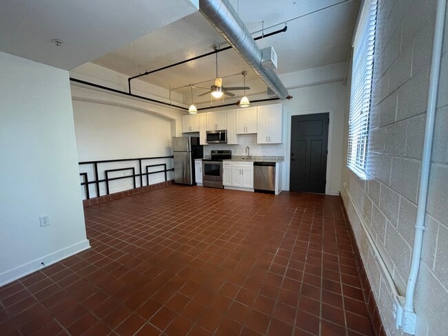 Building Photo - Culpeper Lofts - Building A Unit 201
