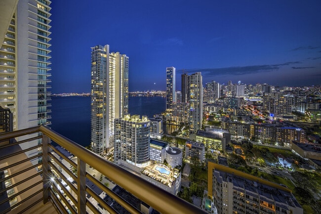Metro Edgewater apartments — community photo