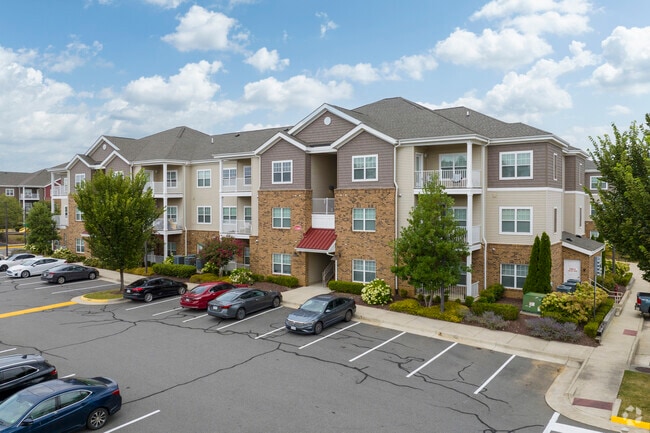 Building Exterior - Valor Apartment Homes