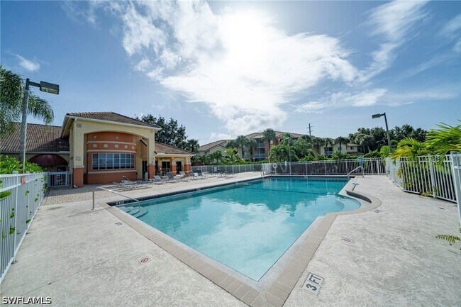 Photo - 6400 Aragon Way Unit 303