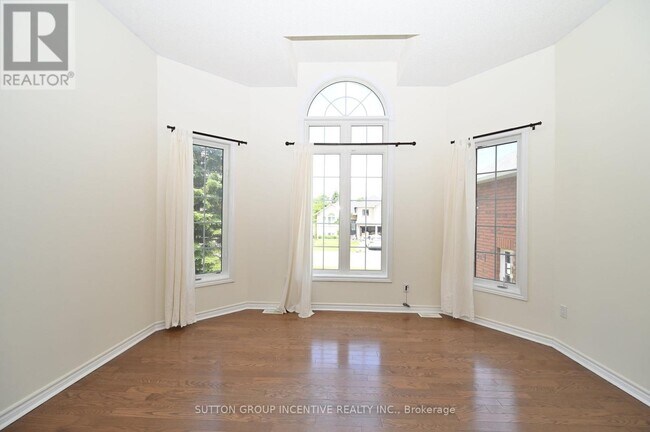 Photo - 58 Bloxham Pl