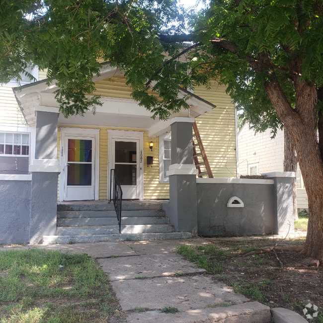 Building Photo - 1002 W Riverside Ave Rental
