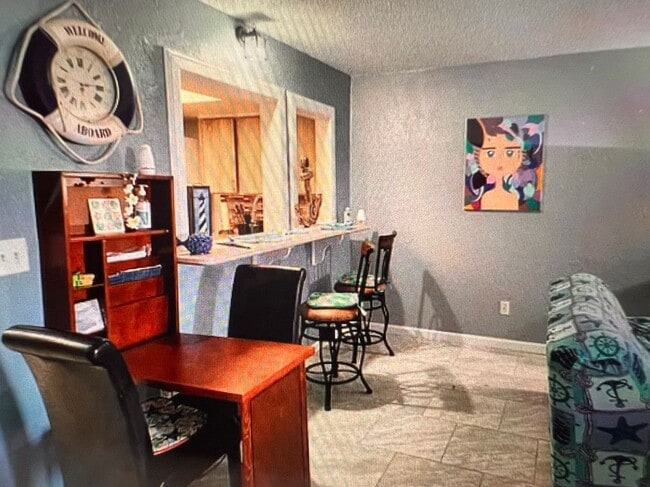 Photo - 400 Auburn Dr