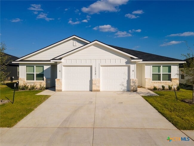 Building Photo - 1173 Lindsey Dr Unit A