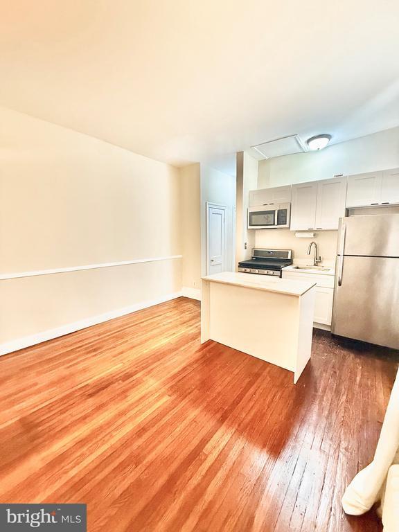 Building Photo - 911 Prince St Unit 2