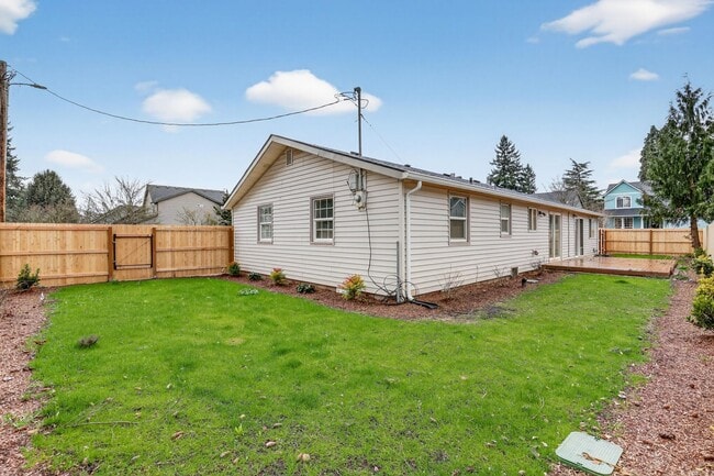 Photo - Georgeous Ranch Style Home in the Heart of Vancouver Near Royal Oaks Golf Course!