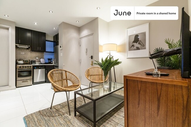 Room in Shared 4 bed/1 bath home in Upper West Side