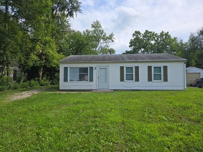 Building Photo - Updated 3 Bedroom in Southwood Neighborhood. Rental
