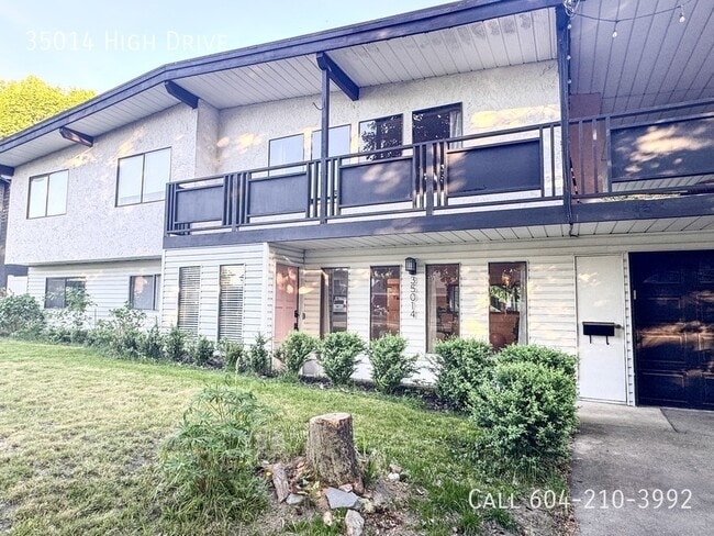 Building Photo - Updated 5 Bedroom in East Abbotsford