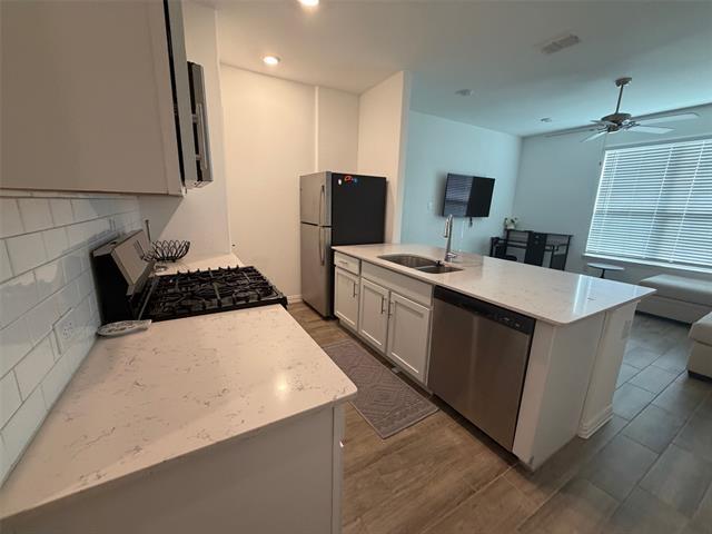 Photo - 1033 Rosebay Dr