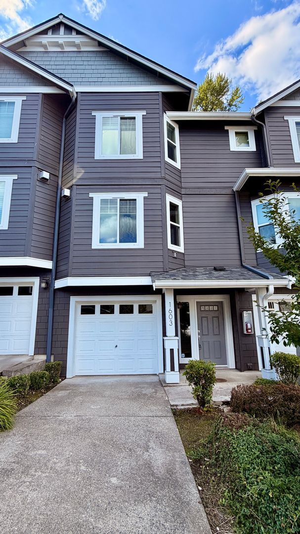Photo - Spacious 2 Bed 2.5 Bath Lakemont Townhome with Greenbelt Views.