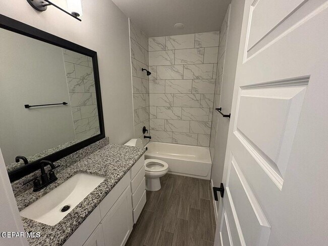 Photo - 12853 Clevedon St