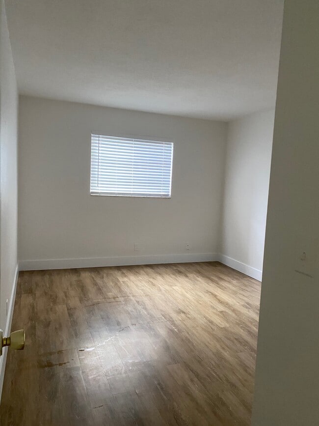 Photo - 700 Layne Blvd Unit 116B