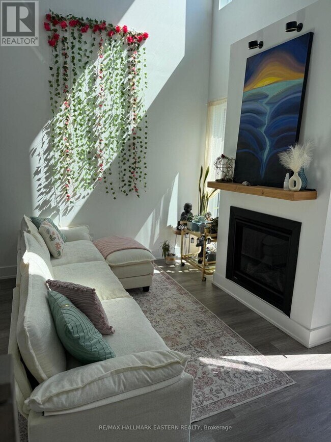 Photo - 19 West Street N