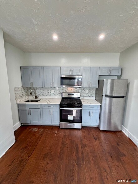 Photo - 139 Poplar St