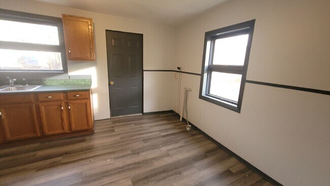 Photo - 217 Thompson St