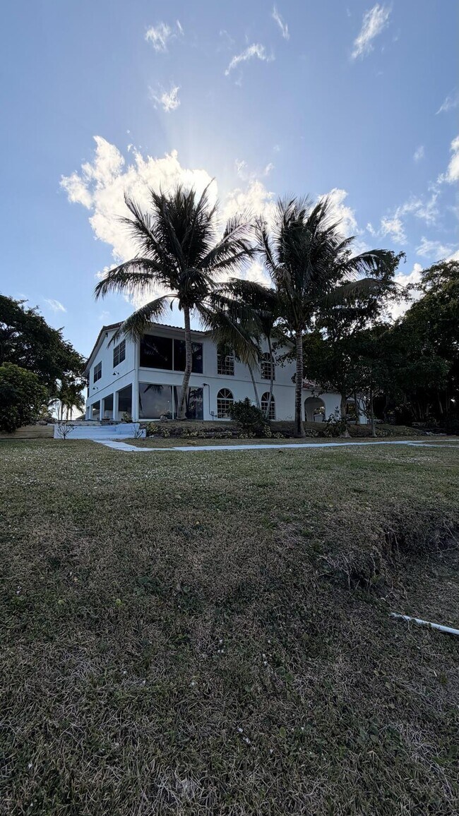 Photo - 2614 Amherst Ln