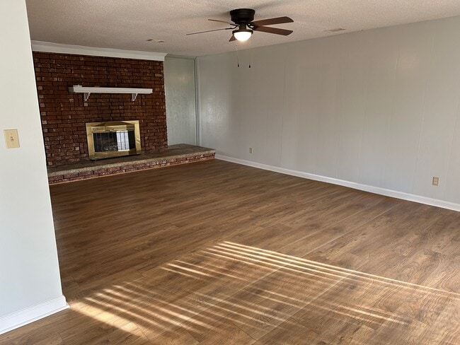 Photo - 323 Lance Cir