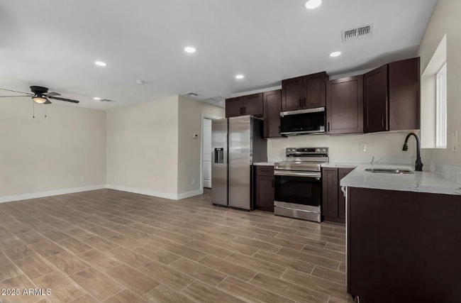 1009 S 17th Ave Unidad B