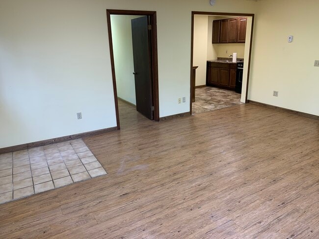 Photo - 145 Oakwood Rd Unit 1 FL
