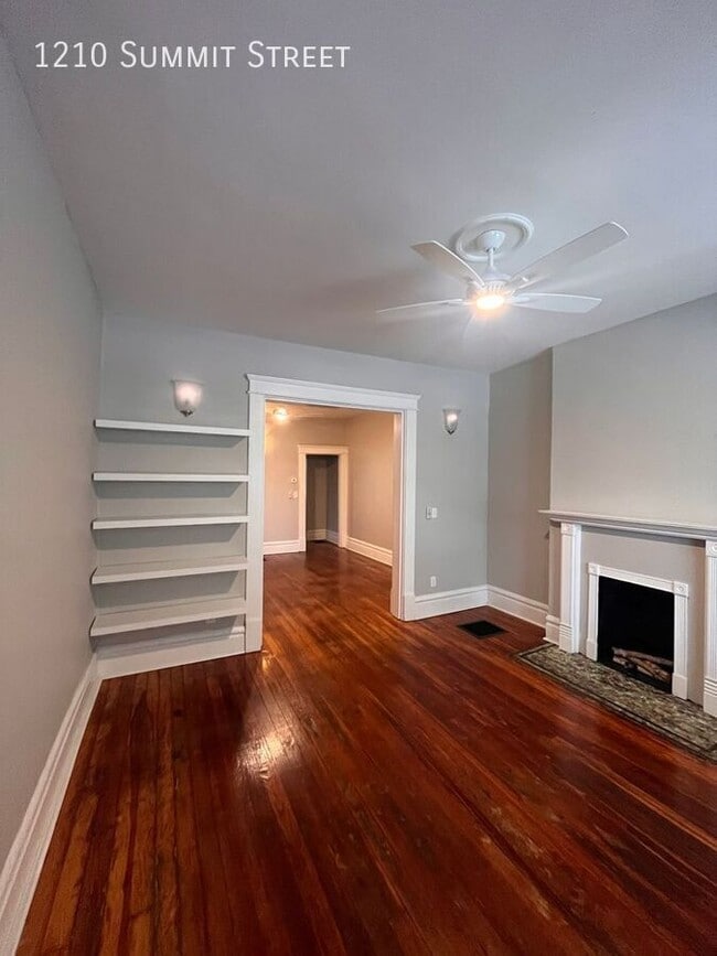 Photo - 1210 Summit St