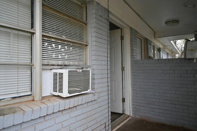 Photo - 600 E 1st St