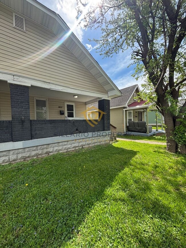 Building Photo - 1411-1413 N Pershing Ave Unit 1411 N Pershing Ave