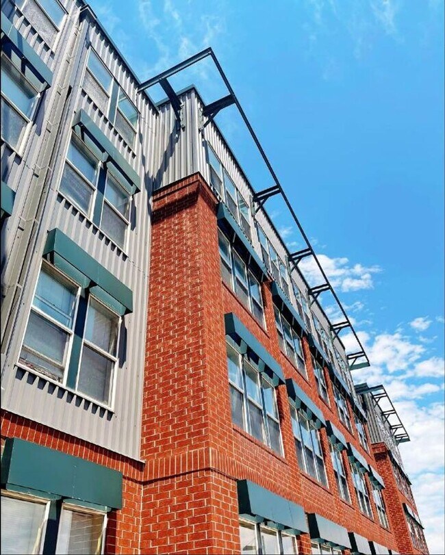 Lincoln Pointe Lofts