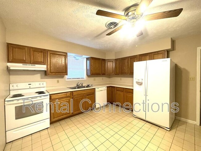 Photo - 715 Joseph Dr Unit ,