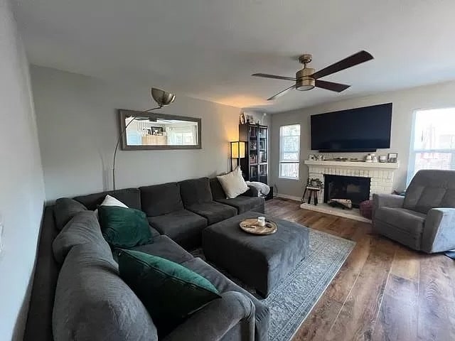 Family / Living Room - 18 Portsmouth Cv Casa Adosada