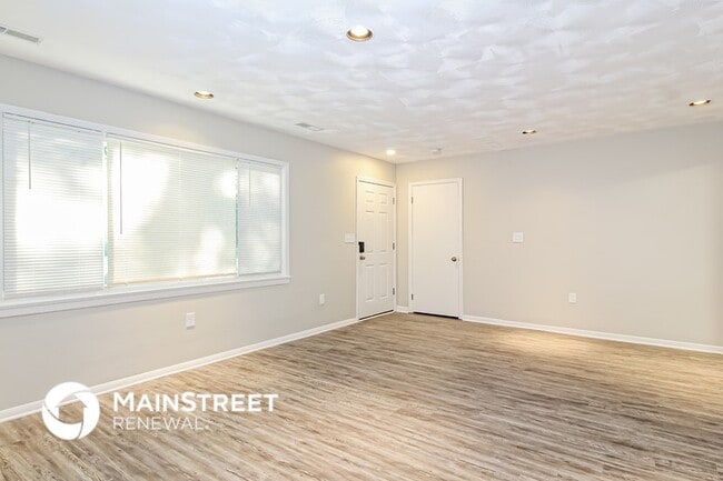 Photo - 7018 SOM Center Road