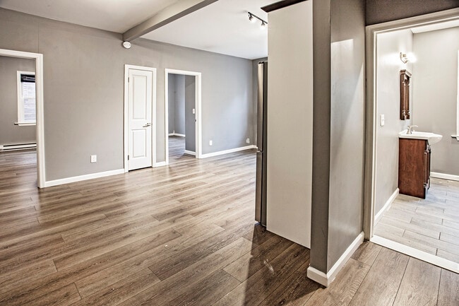 Photo - 100 W Broad St