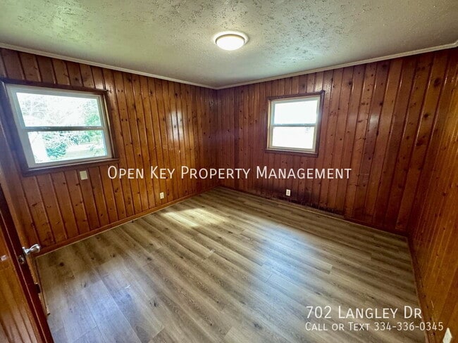 Photo - 702 Langley Dr