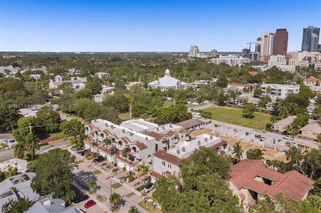 Photo - 427 SE 13th St