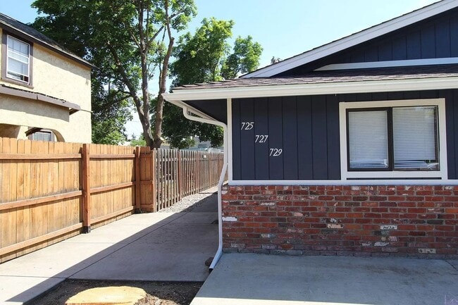 Photo - 725 W Carlisle Ave Unit 729