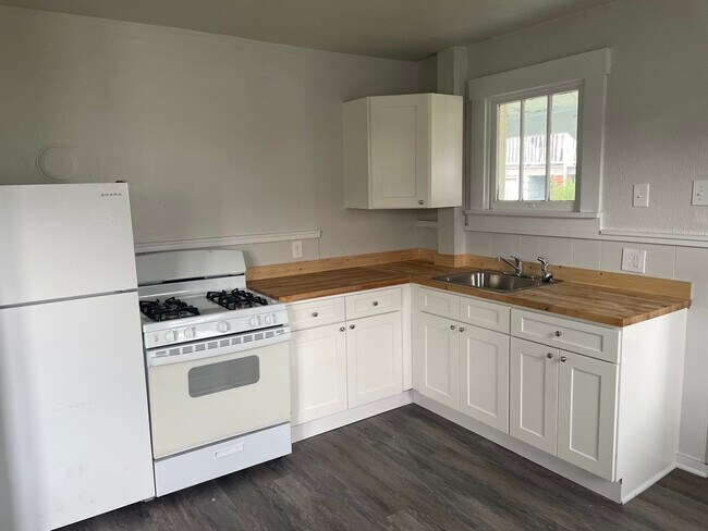 Photo - 36 Lincoln Ave Unit Apartment #1