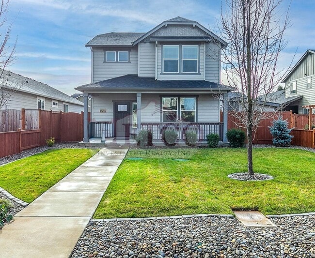 Building Photo - FOR RENT: Beautiful Coburg 3 Bed / 2.5 Bath Craftsman!