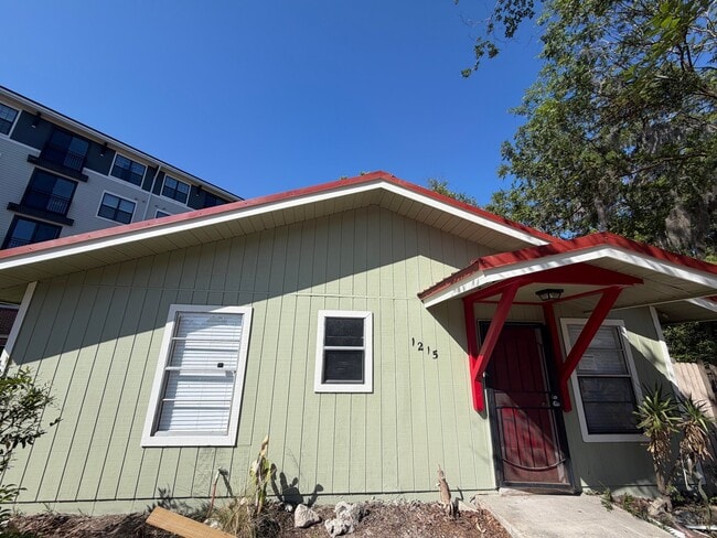 Building Photo - 1215 NW 6th Pl