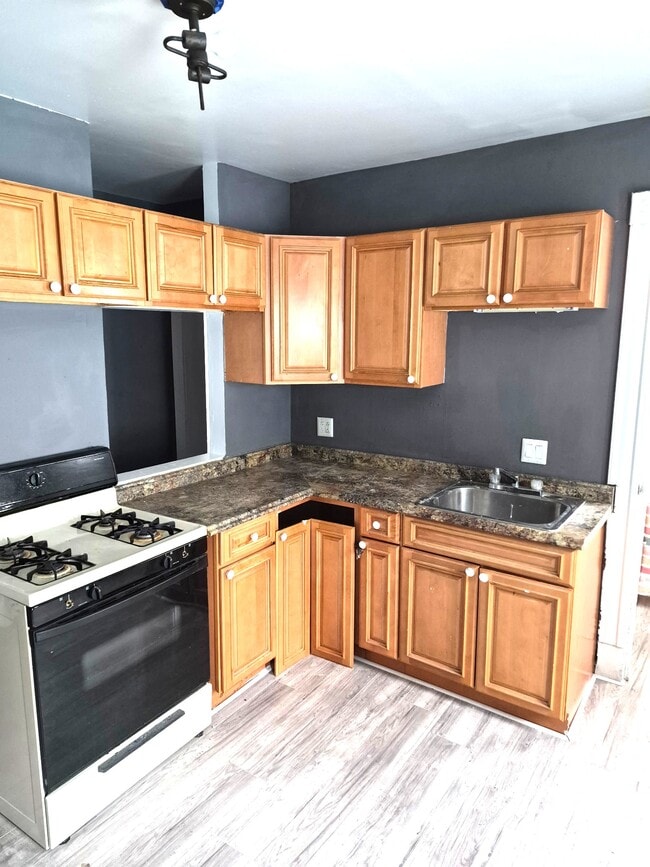 Photo - 223 W 16th St Unit 6