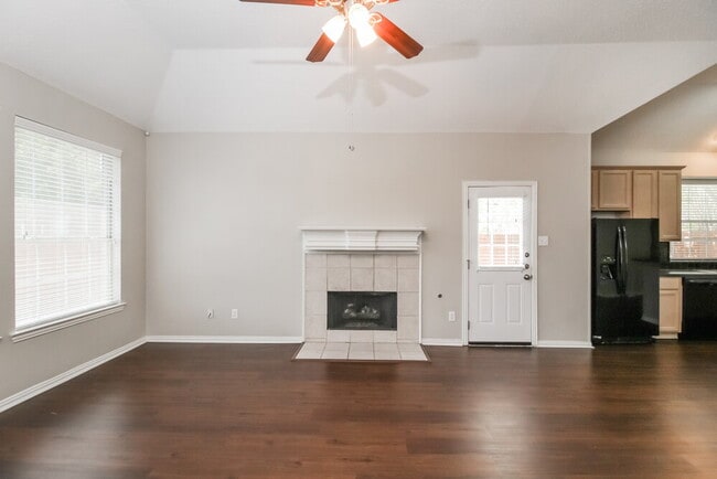 Photo - 828 Pinnacle Cir