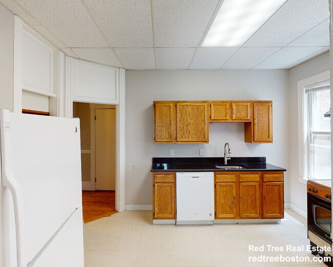 Building Photo - 17 Pleasant St Unit 1 Rental